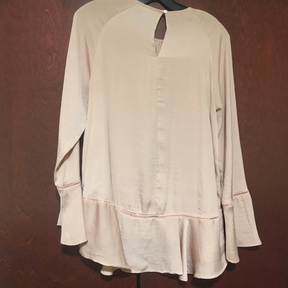 Blush blouse - Picture 2 of 2